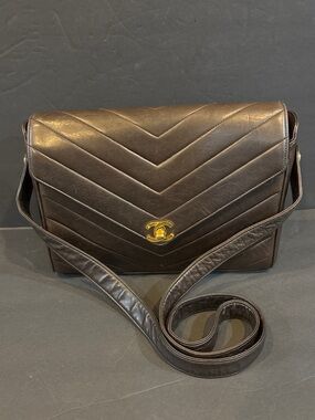 Vintage Chanel Chevron Trapezio Flap Bag – Rare Chocolate Brown & 24K GHW